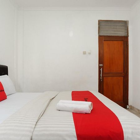 Reddoorz Syariah Near Aeon Mall Tanjung Barat Jakarta Exteriör bild