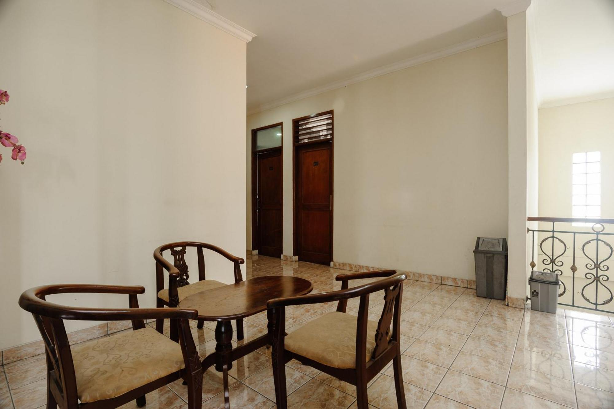 Reddoorz Syariah Near Aeon Mall Tanjung Barat Jakarta Exteriör bild