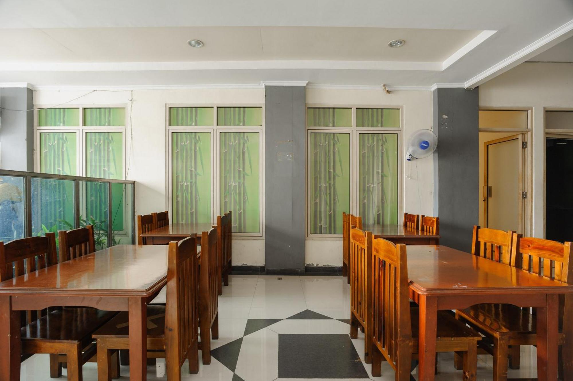 Reddoorz Syariah Near Aeon Mall Tanjung Barat Jakarta Exteriör bild